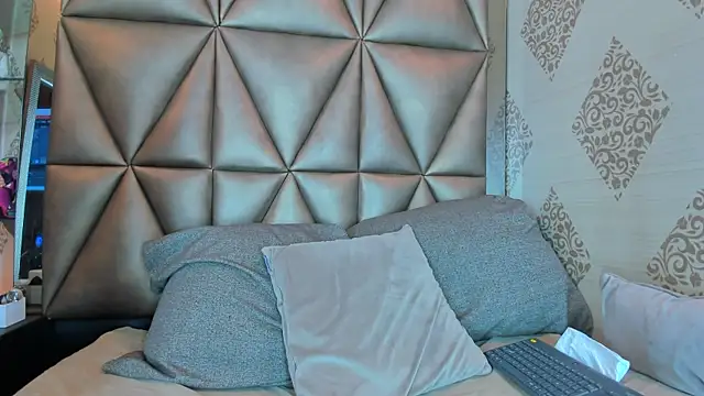 Snapshot of Corina_Taylor_ chatting on 11.05.25 Corina Taylor online show from 11.05.25