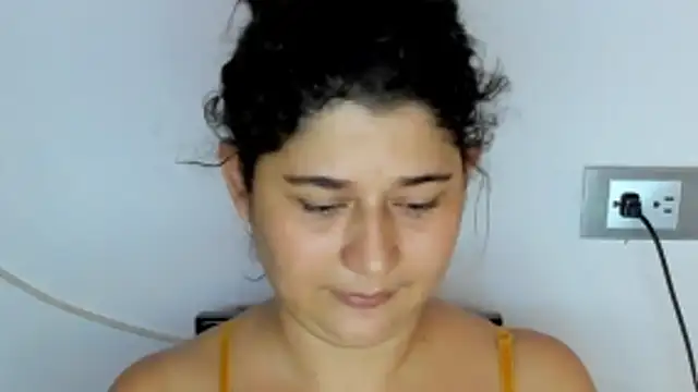 Snapshot of alinabozz1 chatting on 05.03.26 alinabozz1 online show from 05.03.26