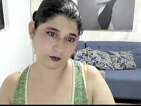 Snapshot of alinabozz1 chatting on 06.06.26 alinabozz1 online show from 06.06.26