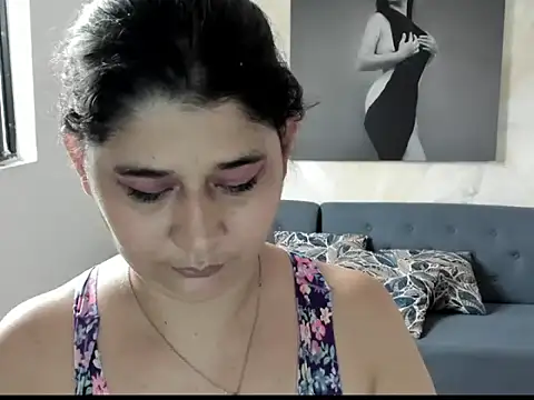 Snapshot of alinabozz1 chatting on 06.06.26 alinabozz1 online show from 06.06.26