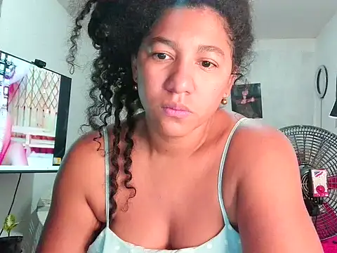 Snapshot of bellacrespalatina chatting on 04.25.26 bellacrespalatina online show from 04.25.26