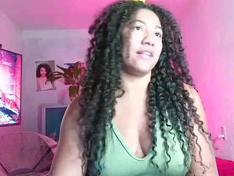 Snapshot of bellacrespalatina chatting on 05.18.26 bellacrespalatina online show from 05.18.26