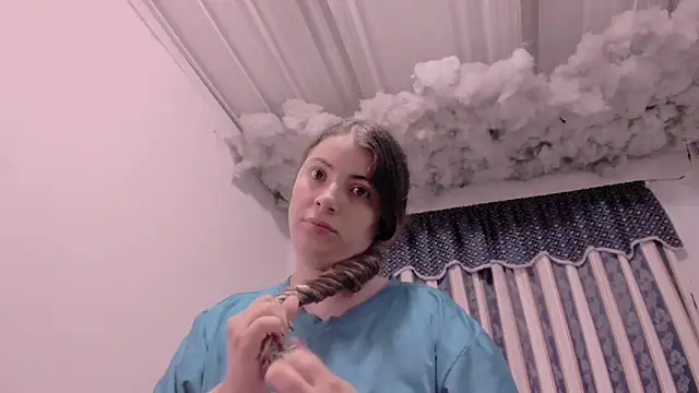 Snapshot of Lauu_G chatting on 11.29.25 Lauu G online show from 11.29.25