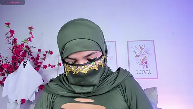 Snapshot of zulema_parvin chatting on 10.17.25 zulema parvin online show from 10.17.25