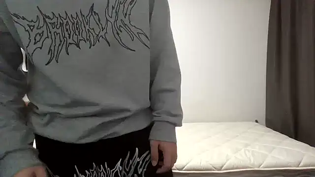 Snapshot of YU-KI00 chatting on 10.23.25 YU-KI00 online show from 10.23.25