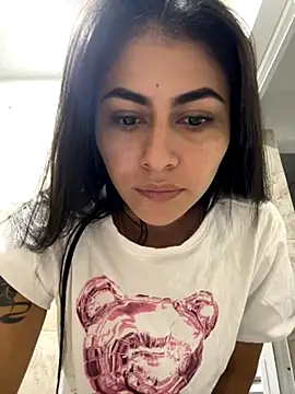 Snapshot of emilie_xx_ chatting on 10.05.25 emilie xx online show from 10.05.25