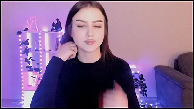 Snapshot of Melanie_N chatting on 12.11.24 Melanie N online show from 12.11.24