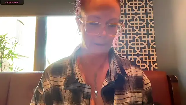 Snapshot of MelodyRoseUk chatting on 10.28.25 MelodyRoseUk online show from 10.28.25