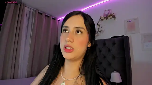 Snapshot of Amiirra_ chatting on 05.16.26 Amiirra online show from 05.16.26
