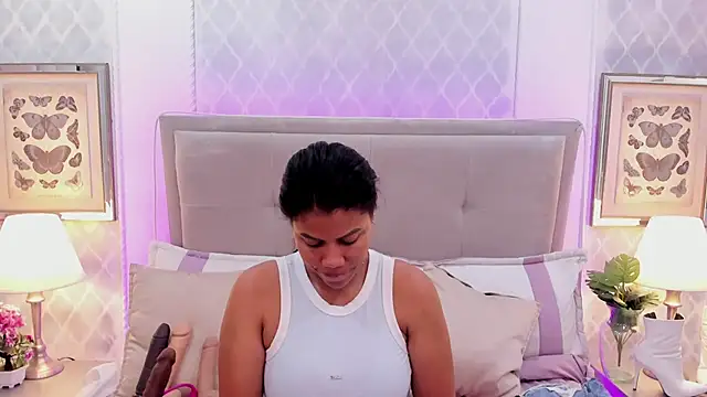 KarenGuzman  online show from 03.21.25