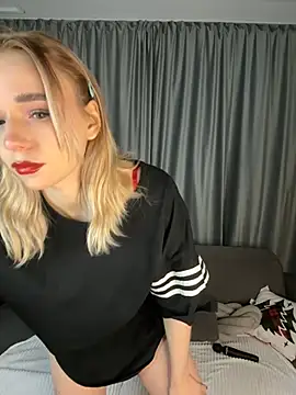 Eva Millss online show from 12.13.24