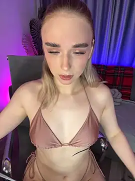 Eva Millss online show from 12.20.24