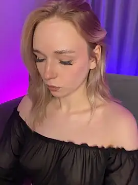 Eva Millss online show from 01.17.25