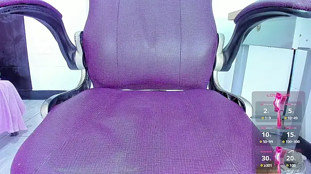 Brithanyslim online show from 02.25.25