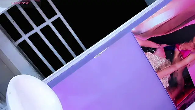 thifanny black online show from 10.09.25