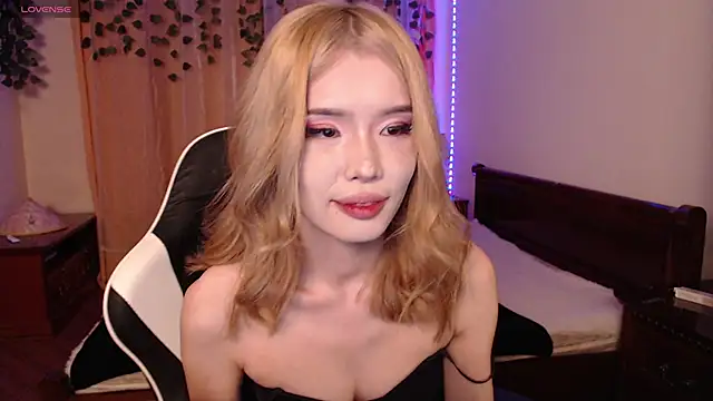 Snapshot of Velvetsky_1 chatting on 01.15.25 Velvetsky 1 online show from 01.15.25