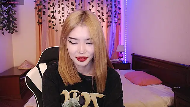 Snapshot of Velvetsky_1 chatting on 01.19.25 Velvetsky 1 online show from 01.19.25