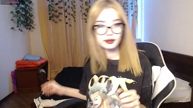 Snapshot of Velvetsky_1 chatting on 01.22.25 Velvetsky 1 online show from 01.22.25