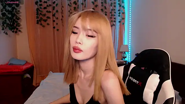 Snapshot of Velvetsky_1 chatting on 01.22.25 Velvetsky 1 online show from 01.22.25