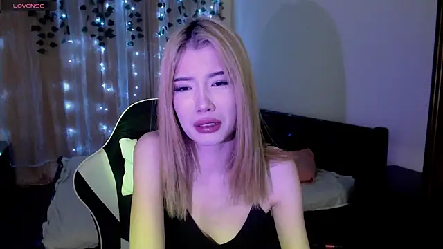 Snapshot of Velvetsky_1 chatting on 02.05.25 Velvetsky 1 online show from 02.05.25