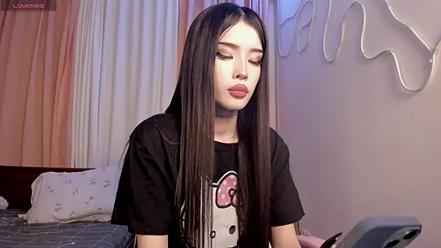 Snapshot of Velvetsky_1 chatting on 10.24.25 Velvetsky 1 online show from 10.24.25