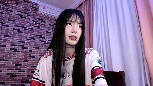 Snapshot of Velvetsky_1 chatting on 11.12.25 Velvetsky 1 online show from 11.12.25