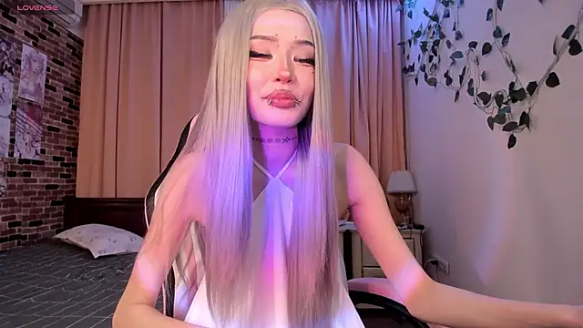 Velvetsky 1 online show from 12.17.25