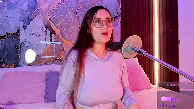 Snapshot of centaurigirl chatting on 10.25.25 centaurigirl online show from 10.25.25