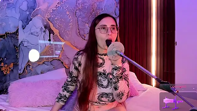 Snapshot of centaurigirl chatting on 10.26.25 centaurigirl online show from 10.26.25