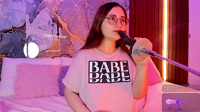 Snapshot of centaurigirl chatting on 10.27.25 centaurigirl online show from 10.27.25