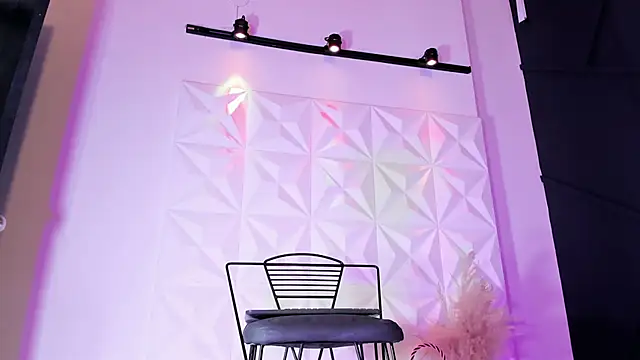 Emilyh  online show from 01.22.25