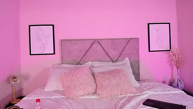 Emilyh  online show from 10.23.25