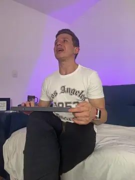 Andrewfalcon online show from 11.11.25