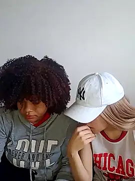 Snapshot of DANIELA_MICHEL chatting on 12.10.24 DANIELA MICHEL online show from 12.10.24