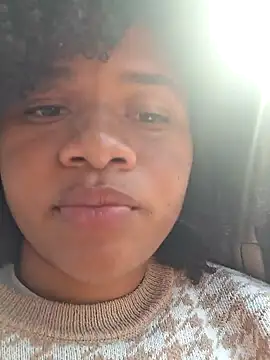 Snapshot of DANIELA_MICHEL chatting on 02.02.25 DANIELA MICHEL online show from 02.02.25