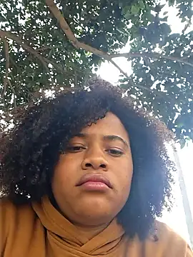 Snapshot of DANIELA_MICHEL chatting on 02.17.25 DANIELA MICHEL online show from 02.17.25