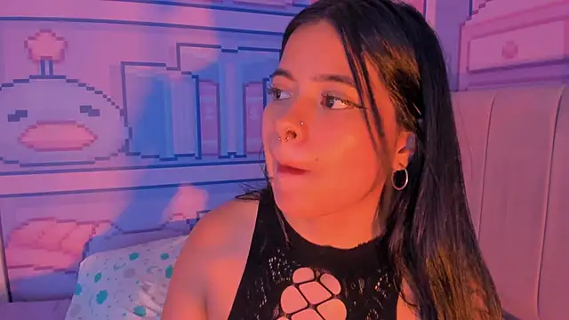 Snapshot of _18alice chatting on 12.15.24 18alice online show from 12.15.24