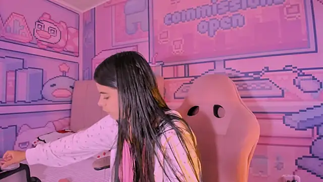 Snapshot of _18alice chatting on 02.07.25 18alice online show from 02.07.25