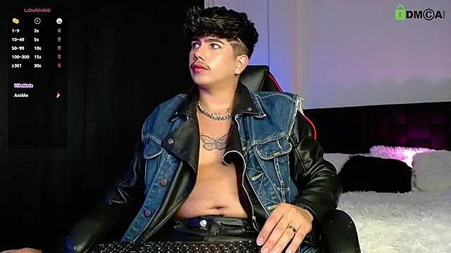 Snapshot of LyleBennett_ chatting on 09.11.25 LyleBennett online show from 09.11.25