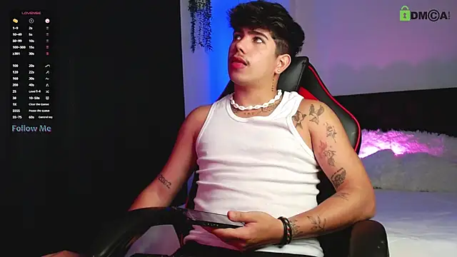 Snapshot of LyleBennett_ chatting on 09.19.25 LyleBennett online show from 09.19.25