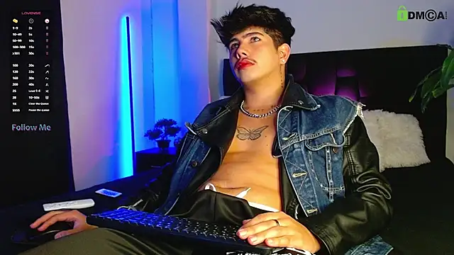 Snapshot of LyleBennett_ chatting on 09.21.25 LyleBennett online show from 09.21.25