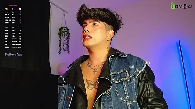 Snapshot of LyleBennett_ chatting on 10.17.25 LyleBennett online show from 10.17.25