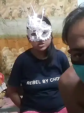 Snapshot of Sexy_Bhabi_007 chatting on 02.13.25 Sexy Bhabi 007 online show from 02.13.25