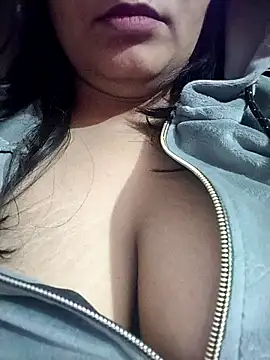 Snapshot of Anjalihotwife chatting on 12.30.24 Anjalihotwife online show from 12.30.24