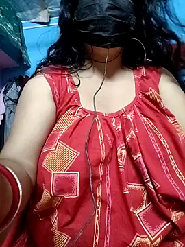 Snapshot of BERRY_00 chatting on 10.28.25 BERRY 00 online show from 10.28.25