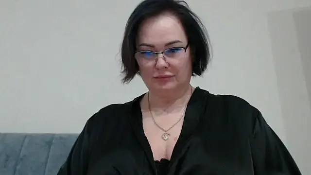 Snapshot of Nora_Star chatting on 10.02.25 Nora Star online show from 10.02.25