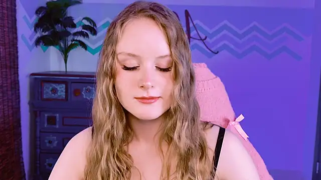 VivienLeeigh online show from 10.22.25