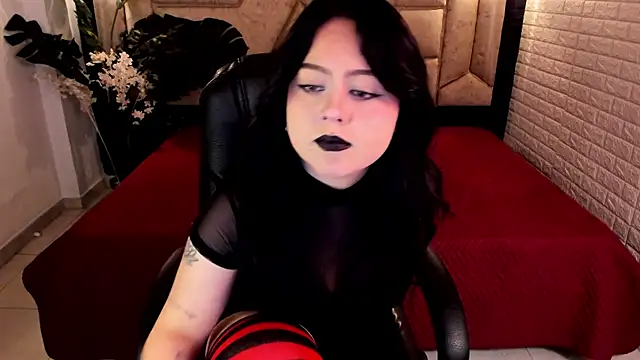 Snapshot of crimson_tati_ chatting on 07.24.26 crimson tati online show from 07.24.26