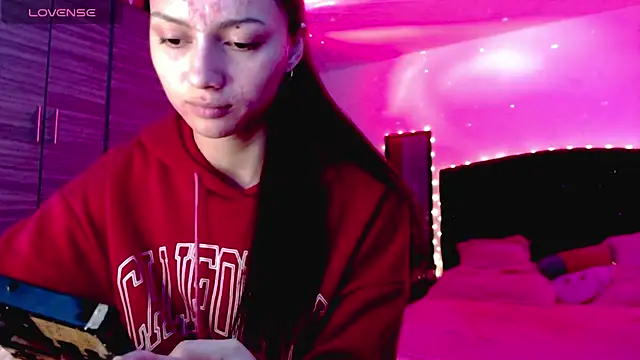 Snapshot of holy_juli chatting on 11.03.25 holy juli online show from 11.03.25