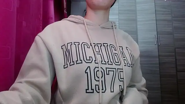 holy juli online show from 02.25.26